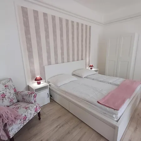 Tornácos 4*