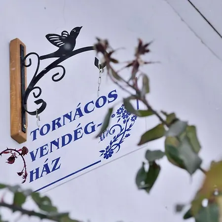Tornacos Vendeghaz Guest house